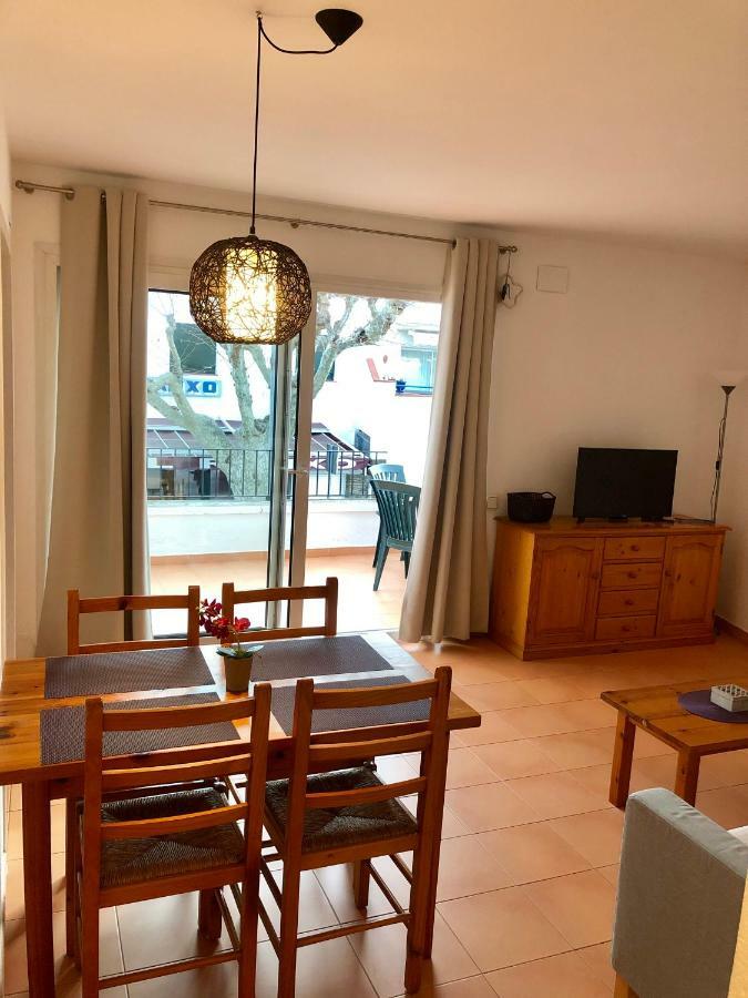 Apartaments S'Arenella กาดาเกส ภายนอก รูปภาพ