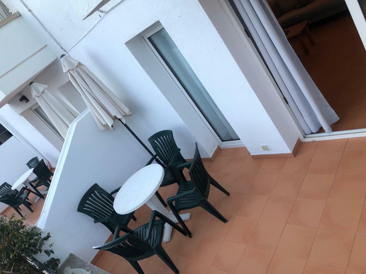 Apartaments S'Arenella กาดาเกส ภายนอก รูปภาพ